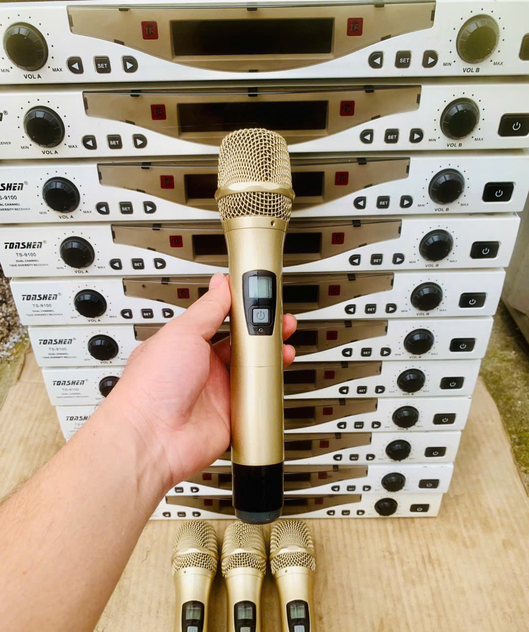 Micro và loa kẹo kéo 24